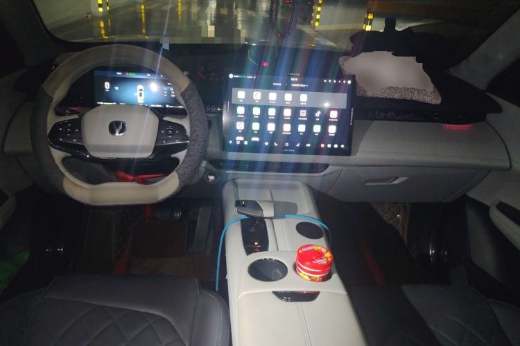 Used CHANGAN UNI-Z New Energy 2024 Blue Whale Smart Electric iDD 125km Excellence Model Center Console