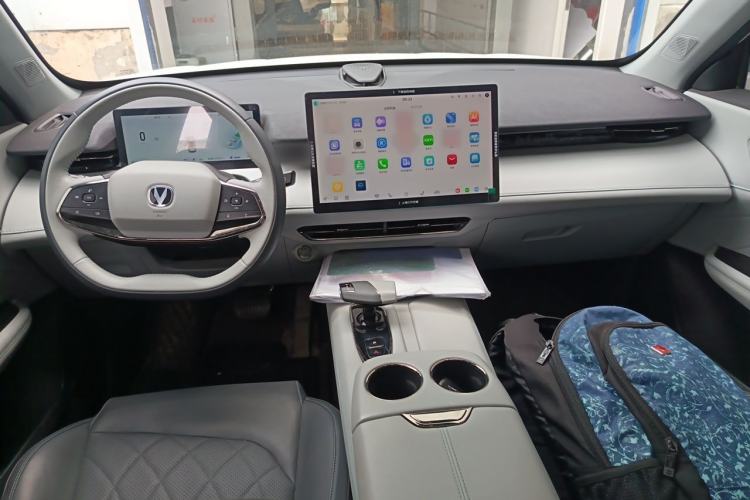 Used CHANGAN UNI-Z New Energy 2024 Blue Whale Smart Electric iDD 125km Excellence Model Center Console