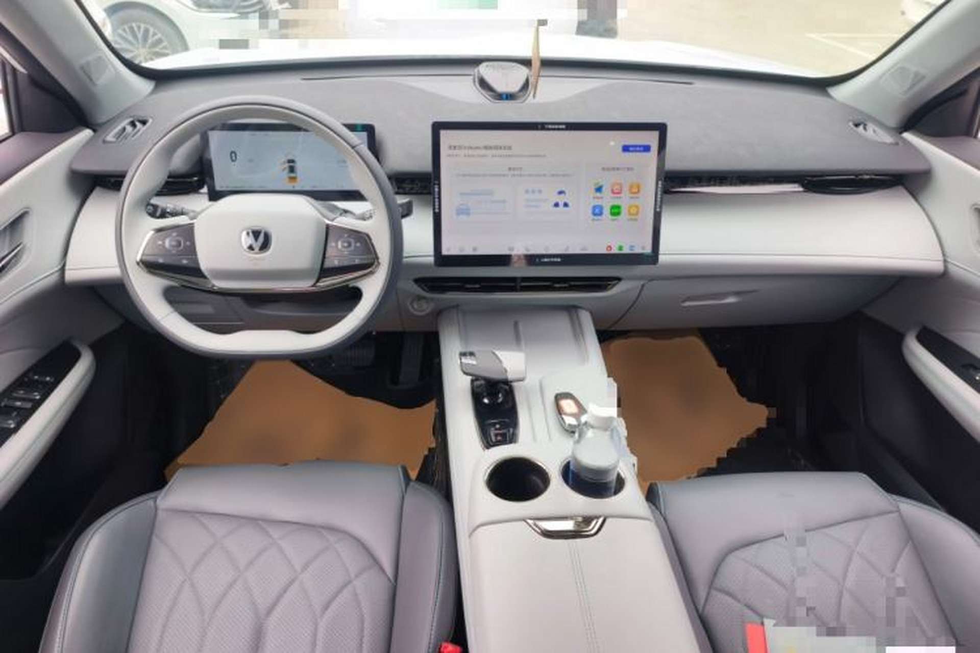 Used CHANGAN UNI-Z New Energy 2024 Blue Whale Smart Electric iDD 125km Excellence Model Center Console