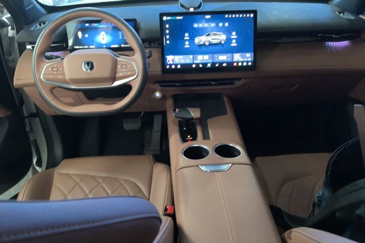 Used CHANGAN UNI-Z New Energy 2024 Blue Whale Smart Electric iDD 125km Excellence Model Center Console