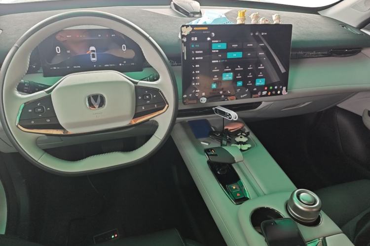 Used CHANGAN UNI-Z New Energy 2024 Blue Whale Smart Electric iDD 125km Excellence Model Center Console