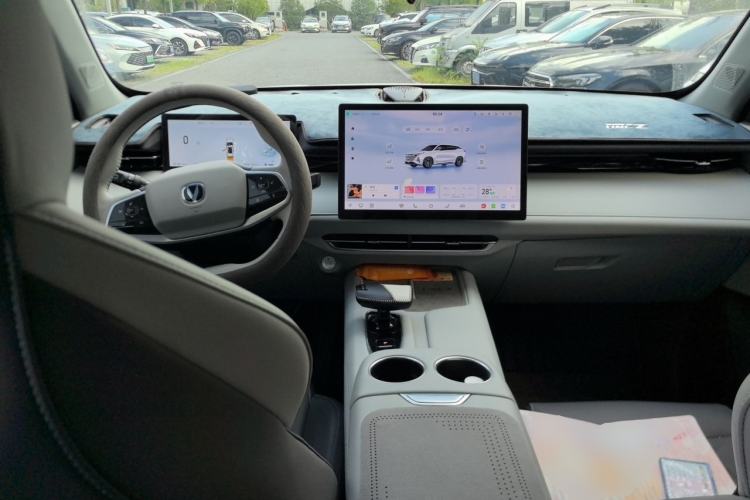 Used CHANGAN UNI-Z New Energy 2024 Blue Whale Smart Electric iDD 125km Beyond Edition Center Console