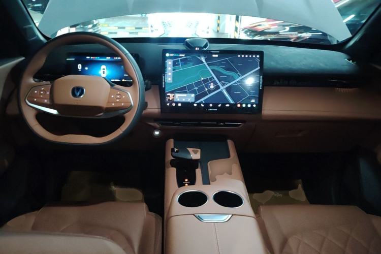 Used CHANGAN UNI-Z New Energy 2024 Blue Whale Smart Electric iDD 125km Excellence Model Center Console