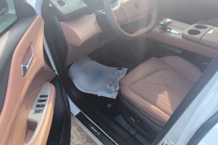 Used CHANGAN UNI-Z New Energy 2024 Blue Whale Smart Electric iDD 125km Excellence Model Driver Seat