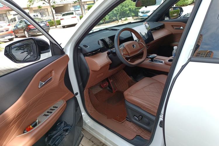 Used CHANGAN UNI-Z New Energy 2024 Blue Whale Smart Electric iDD 125km Beyond Edition Driver Seat