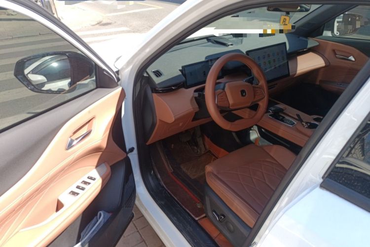 Used CHANGAN UNI-Z New Energy 2024 Blue Whale Smart Electric iDD 125km Beyond Edition Driver Seat