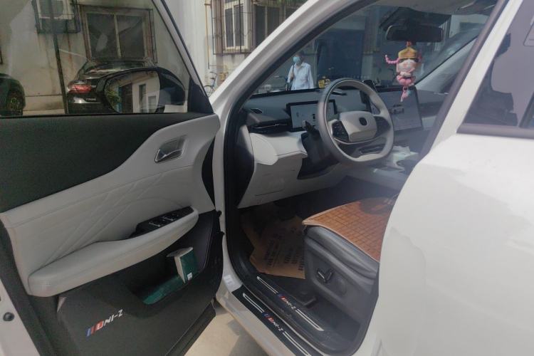 Used CHANGAN UNI-Z New Energy 2024 Blue Whale Smart Electric iDD 125km Beyond Edition Driver Seat
