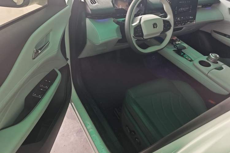 Used CHANGAN UNI-Z New Energy 2024 Blue Whale Smart Electric iDD 125km Excellence Model Driver Seat