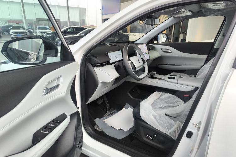 Used CHANGAN UNI-Z New Energy 2024 Blue Whale Smart Electric iDD 125km Leading Model Driver Seat