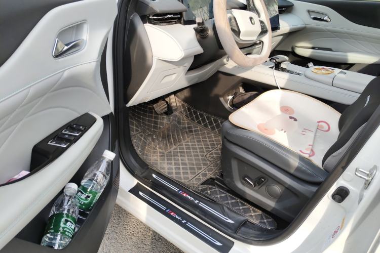 Used CHANGAN UNI-Z New Energy 2024 Blue Whale Smart Electric iDD 125km Beyond Edition Driver Seat