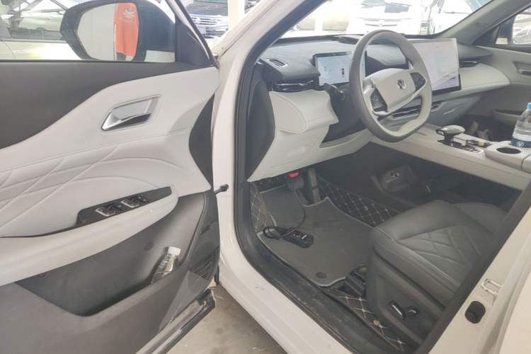 Used CHANGAN UNI-Z New Energy 2024 Blue Whale Smart Electric iDD 125km Beyond Edition Driver Seat