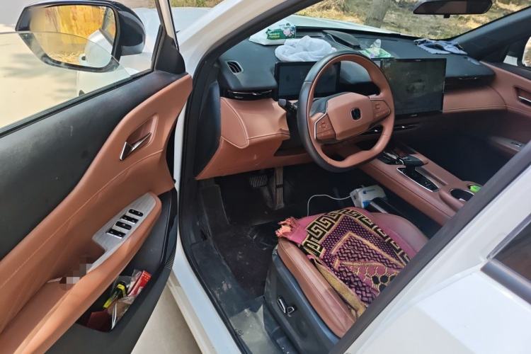 Used CHANGAN UNI-Z New Energy 2024 Blue Whale Smart Electric iDD 125km Beyond Edition Driver Seat