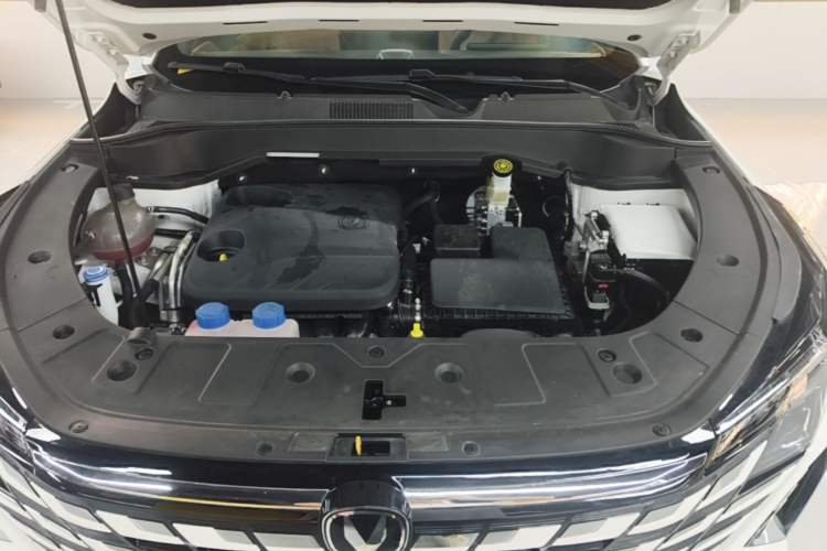 Used CHANGAN UNI-Z New Energy 2024 Blue Whale Smart Electric iDD 125km Leading Model Engine Bay