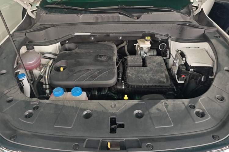 Used CHANGAN UNI-Z New Energy 2024 Blue Whale Smart Electric iDD 125km Excellence Model Engine Bay