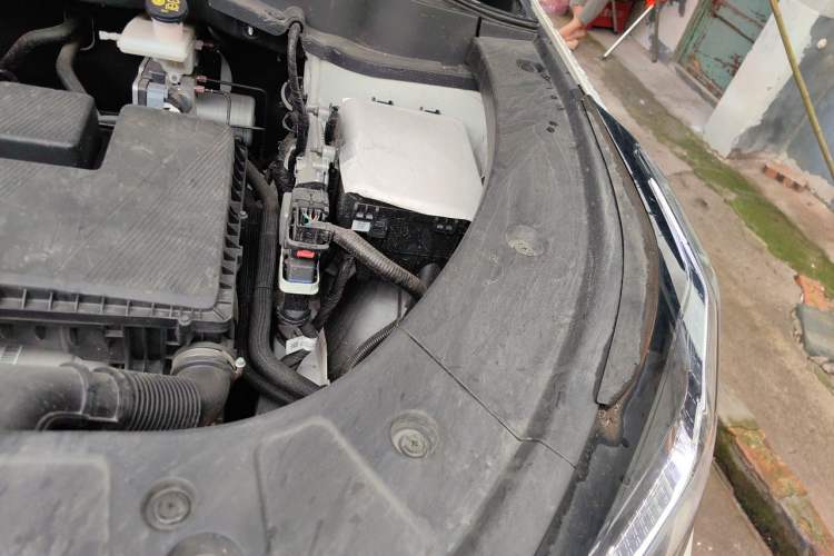 Used CHANGAN UNI-Z New Energy 2024 Blue Whale Smart Electric iDD 125km Excellence Model Engine Bay Left