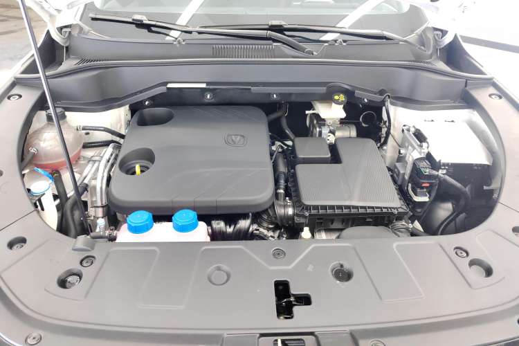Used CHANGAN UNI-Z New Energy 2024 Blue Whale Smart Electric iDD 125km Beyond Edition Engine Bay