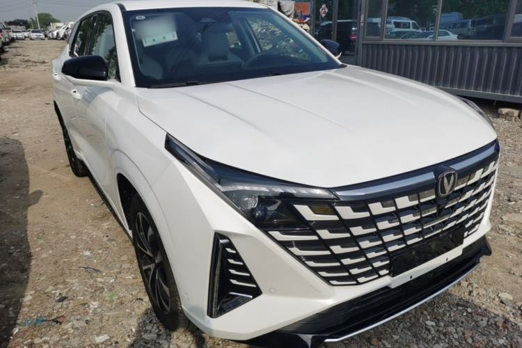 Used CHANGAN UNI-Z New Energy 2024 Blue Whale Smart Electric iDD 125km Excellence Model Exterior 1