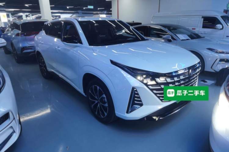 Used CHANGAN UNI-Z New Energy 2024 Blue Whale Smart Electric iDD 125km Beyond Edition Exterior 1