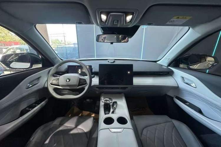 Used CHANGAN UNI-Z New Energy 2024 Blue Whale Smart Electric iDD 125km Beyond Edition Exterior 10