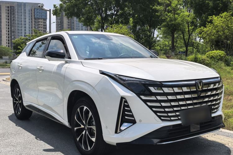 Used CHANGAN UNI-Z New Energy 2024 Blue Whale Smart Electric iDD 125km Excellence Model Exterior 2