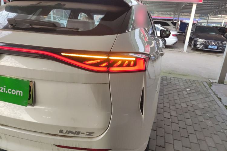 Used CHANGAN UNI-Z New Energy 2024 Blue Whale Smart Electric iDD 125km Beyond Edition Exterior 3