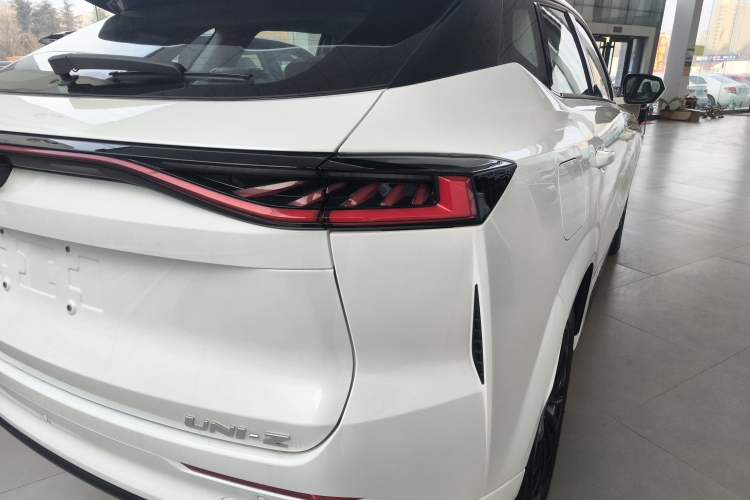 Used CHANGAN UNI-Z New Energy 2024 Blue Whale Smart Electric iDD 125km Leading Model Exterior 3