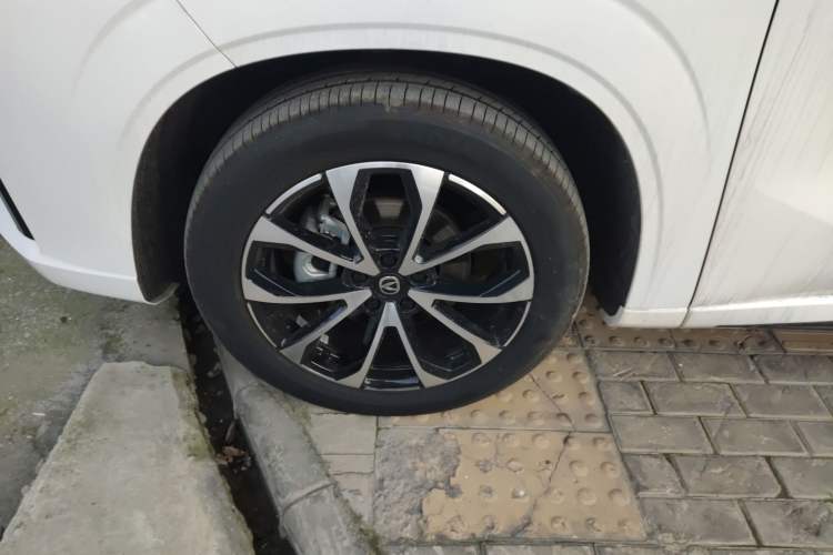 Used CHANGAN UNI-Z New Energy 2024 Blue Whale Smart Electric iDD 125km Beyond Edition Exterior 4