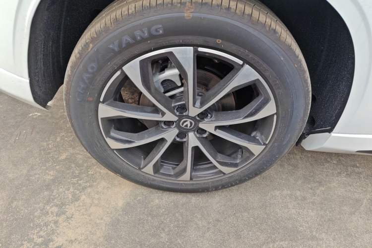 Used CHANGAN UNI-Z New Energy 2024 Blue Whale Smart Electric iDD 125km Beyond Edition Exterior 4