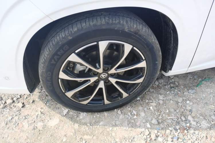Used CHANGAN UNI-Z New Energy 2024 Blue Whale Smart Electric iDD 125km Excellence Model Exterior 4
