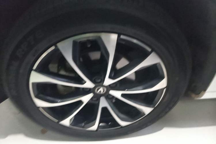 Used CHANGAN UNI-Z New Energy 2024 Blue Whale Smart Electric iDD 125km Beyond Edition Exterior 4