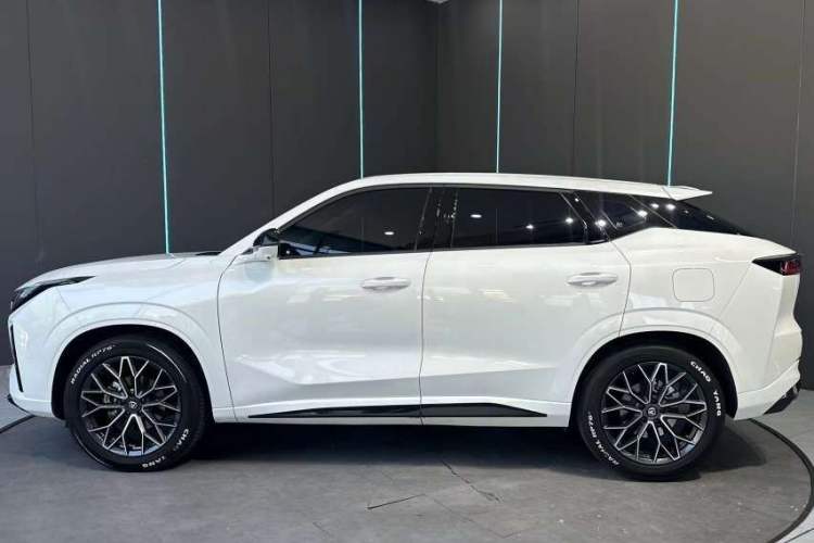 Used CHANGAN UNI-Z New Energy 2024 Blue Whale Smart Electric iDD 125km Beyond Edition Exterior 5