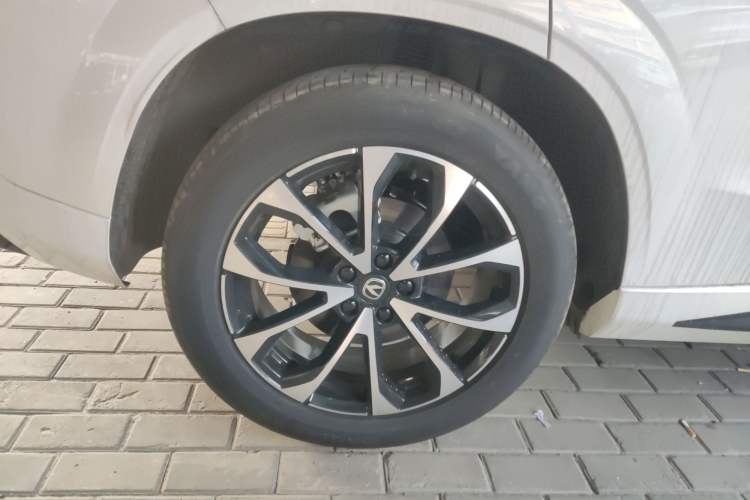 Used CHANGAN UNI-Z New Energy 2024 Blue Whale Smart Electric iDD 125km Beyond Edition Exterior 5