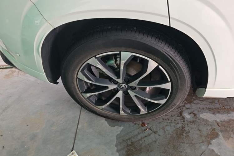 Used CHANGAN UNI-Z New Energy 2024 Blue Whale Smart Electric iDD 125km Excellence Model Exterior 5