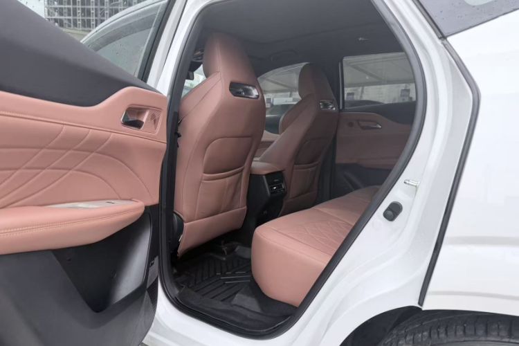 Used CHANGAN UNI-Z New Energy 2024 Blue Whale Smart Electric iDD 125km Excellence Model Exterior 8