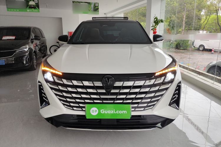 Used CHANGAN UNI-Z New Energy 2024 Blue Whale Smart Electric iDD 125km Beyond Edition Front