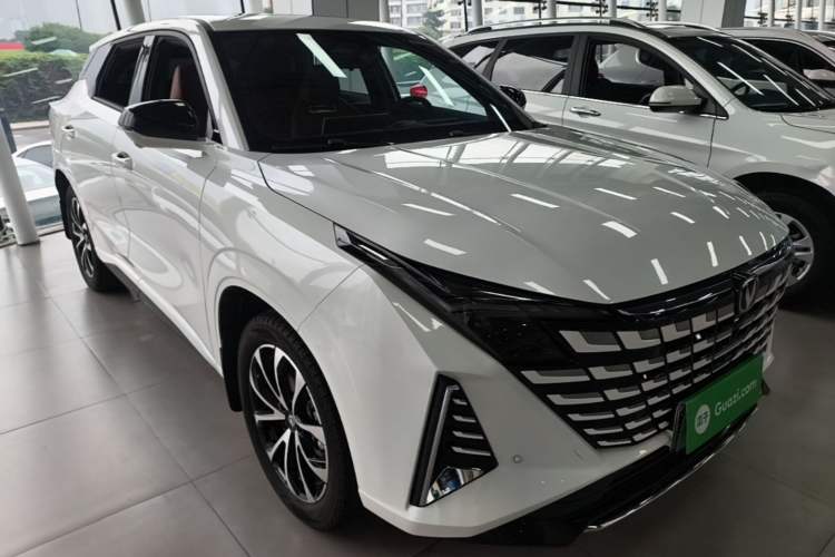Used CHANGAN UNI-Z New Energy 2024 Blue Whale Smart Electric iDD 125km Beyond Edition Front Right 45 Deg