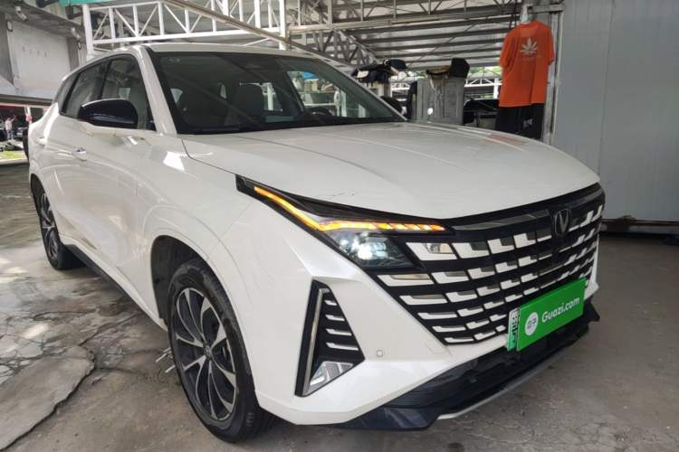 Used CHANGAN UNI-Z New Energy 2024 Blue Whale Smart Electric iDD 125km Beyond Edition Front Right 45 Deg
