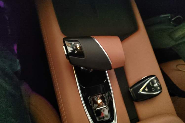 Used CHANGAN UNI-Z New Energy 2024 Blue Whale Smart Electric iDD 125km Excellence Model Gear Lever