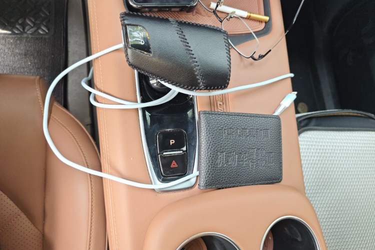 Used CHANGAN UNI-Z New Energy 2024 Blue Whale Smart Electric iDD 125km Excellence Model Gear Lever