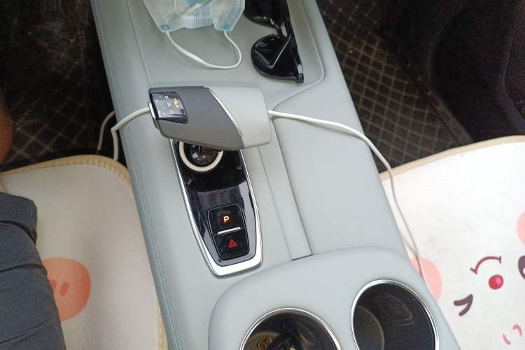 Used CHANGAN UNI-Z New Energy 2024 Blue Whale Smart Electric iDD 125km Beyond Edition Gear Lever
