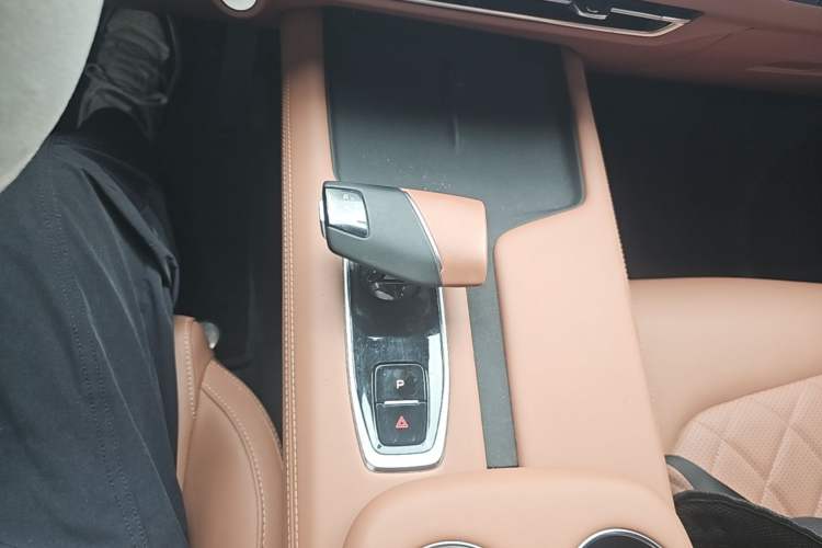 Used CHANGAN UNI-Z New Energy 2024 Blue Whale Smart Electric iDD 125km Beyond Edition Gear Lever