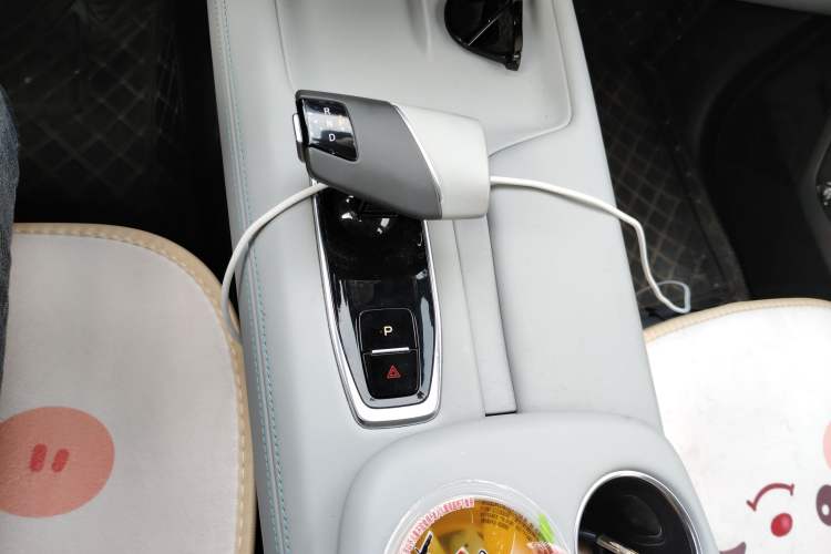 Used CHANGAN UNI-Z New Energy 2024 Blue Whale Smart Electric iDD 125km Beyond Edition Gear Lever