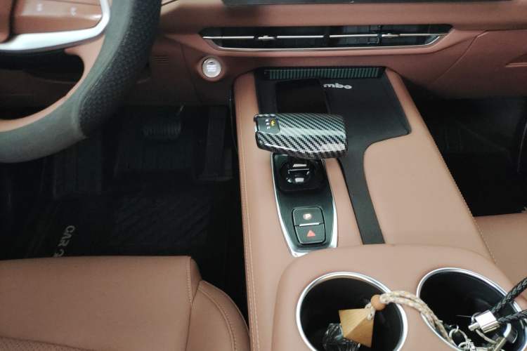 Used CHANGAN UNI-Z New Energy 2024 Blue Whale Smart Electric iDD 125km Beyond Edition Gear Lever