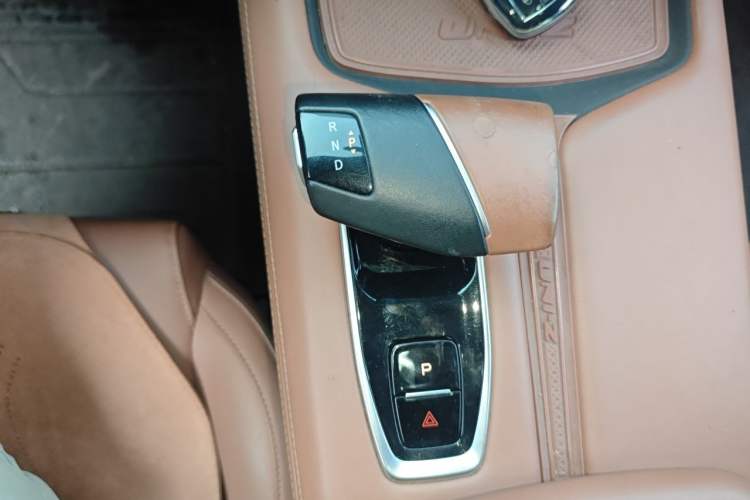 Used CHANGAN UNI-Z New Energy 2024 Blue Whale Smart Electric iDD 125km Beyond Edition Gear Lever