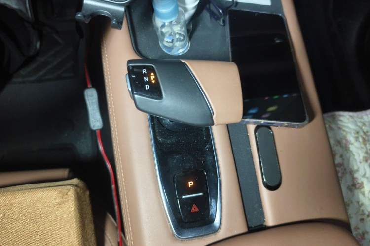 Used CHANGAN UNI-Z New Energy 2024 Blue Whale Smart Electric iDD 125km Beyond Edition Gear Lever