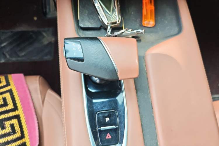 Used CHANGAN UNI-Z New Energy 2024 Blue Whale Smart Electric iDD 125km Beyond Edition Gear Lever