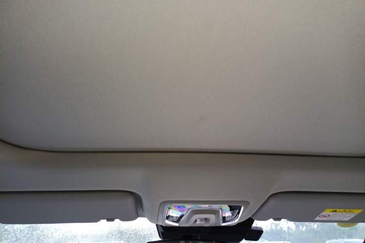 Used CHANGAN UNI-Z New Energy 2024 Blue Whale Smart Electric iDD 125km Beyond Edition Headliner