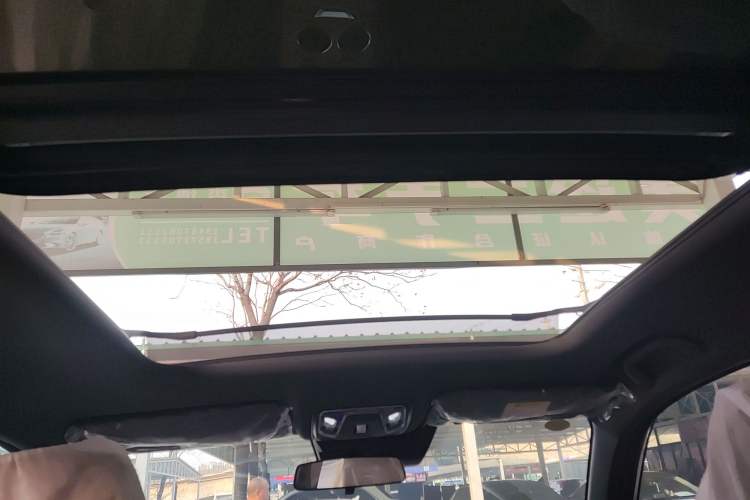 Used CHANGAN UNI-Z New Energy 2024 Blue Whale Smart Electric iDD 125km Beyond Edition Headliner