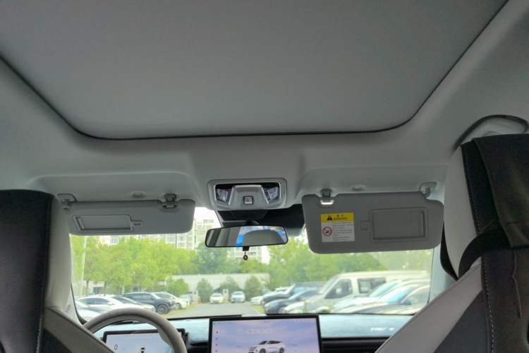 Used CHANGAN UNI-Z New Energy 2024 Blue Whale Smart Electric iDD 125km Beyond Edition Headliner