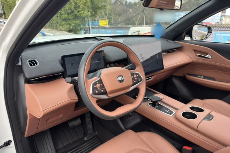 Used CHANGAN UNI-Z New Energy 2024 Blue Whale Smart Electric iDD 125km Excellence Model Interior 1